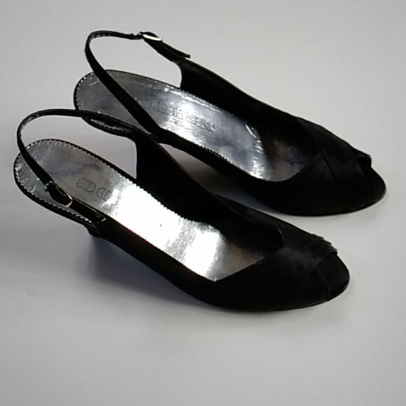 VTG, RED CROSSSKOES MADE IN  ITALY WOMEN'S SHOES SIZE 7 - Picture 6 of 11